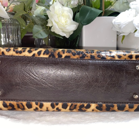 Guess purse - Picture 11 of 13